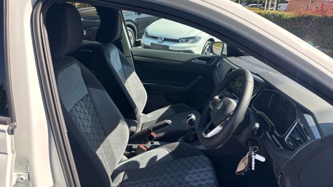 Volkswagen Polo 1.0 TSI R-Line 5dr Petrol Hatchback - Image 15